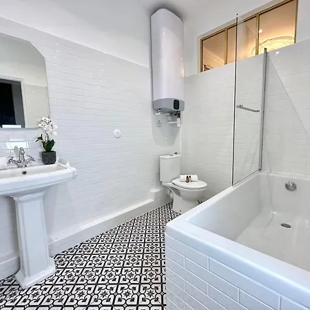 Le Marais - Prestige With Ac And Lift For 8 Apartment *