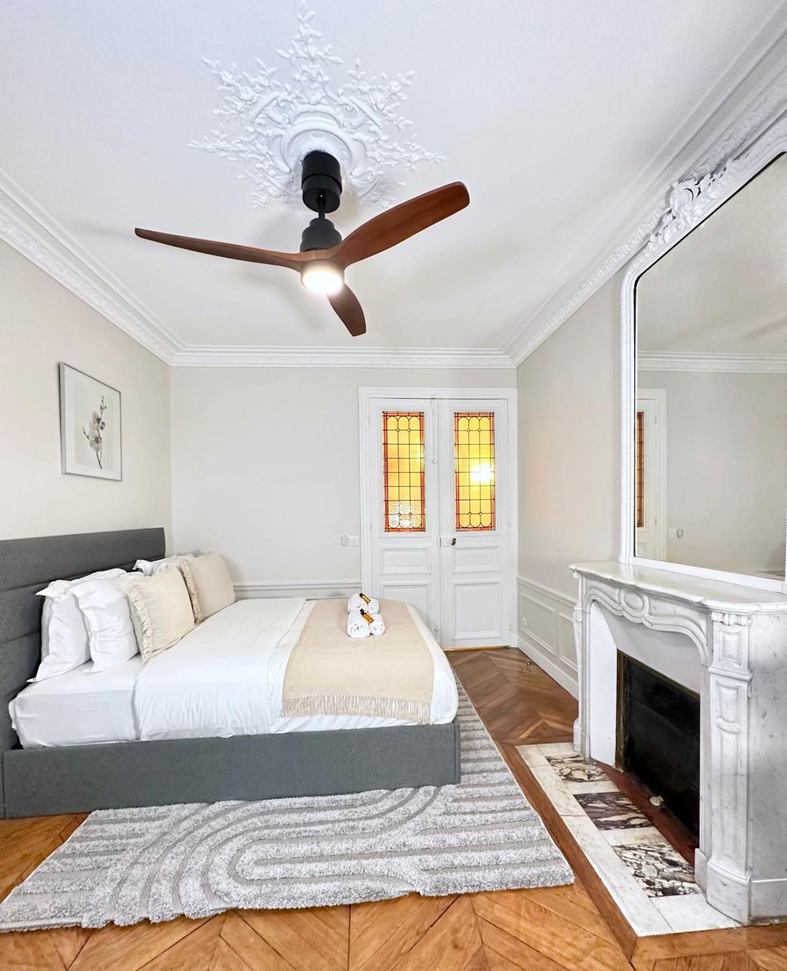 Luxurious In Le Marais Parigi