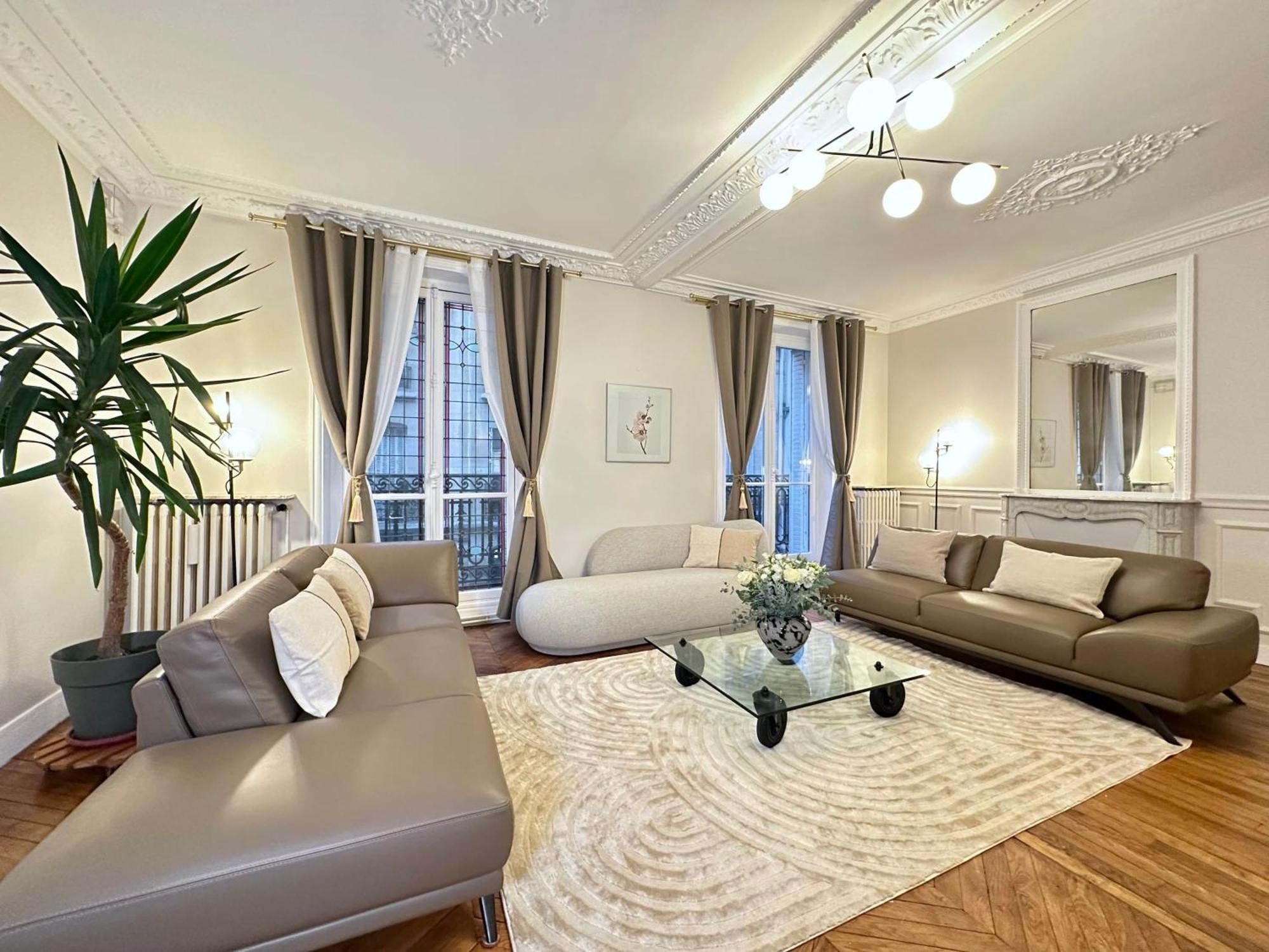 Luxurious In Le Marais Parigi